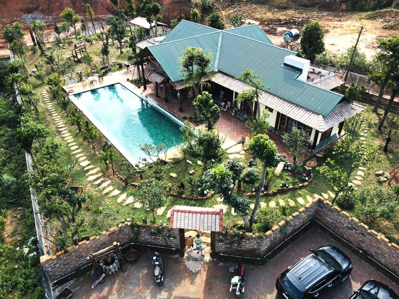 Spacious garden