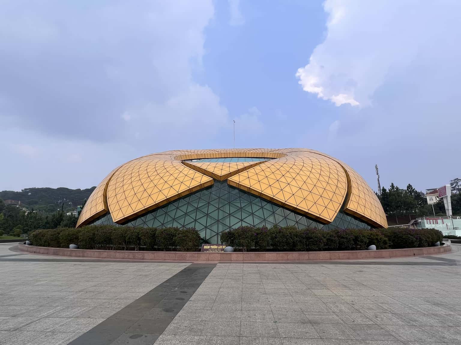 justfly quang truong lam vien da lat