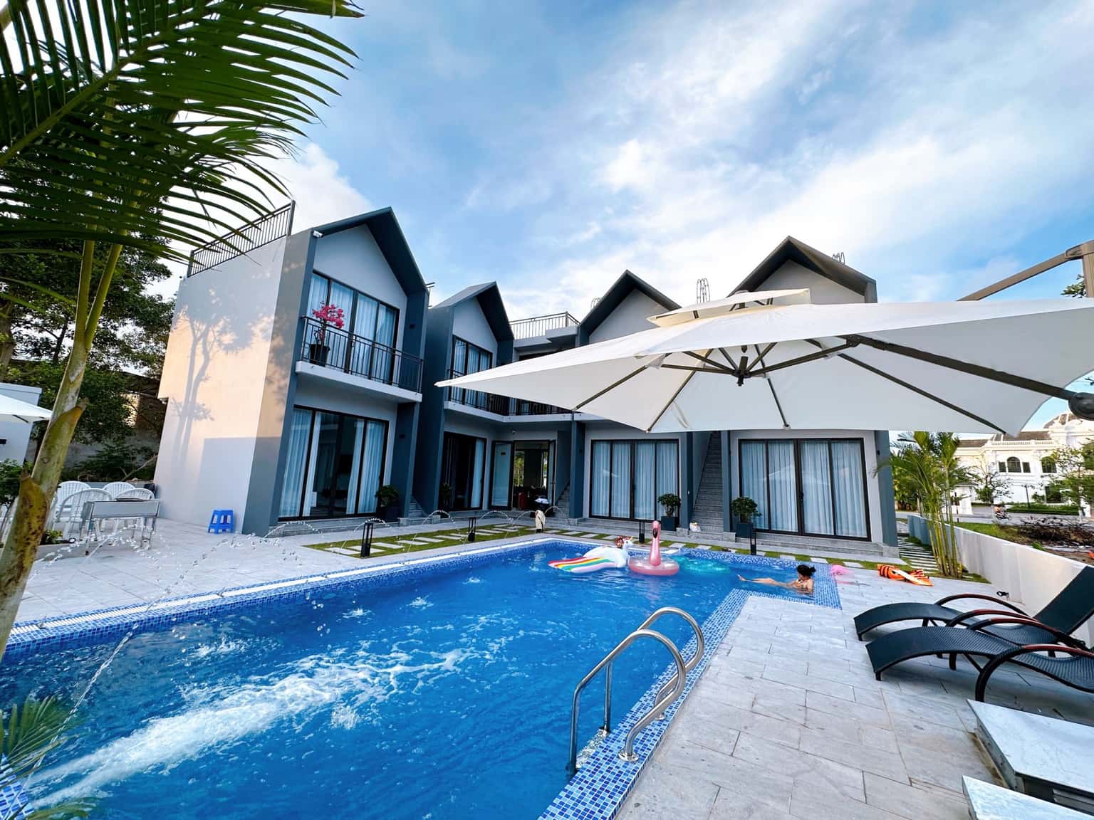 Sunset Lodge Villa - Tuần Châu, Hạ Long — photo 1
