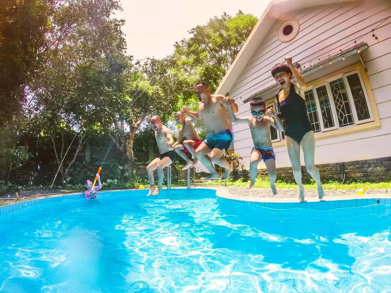 justfly an house ba vi
