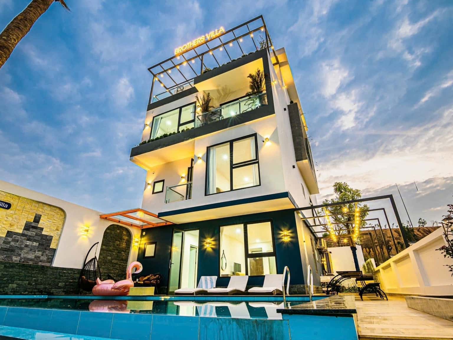 Brothers Villa - Monaco Bãi Cháy, Hạ Long