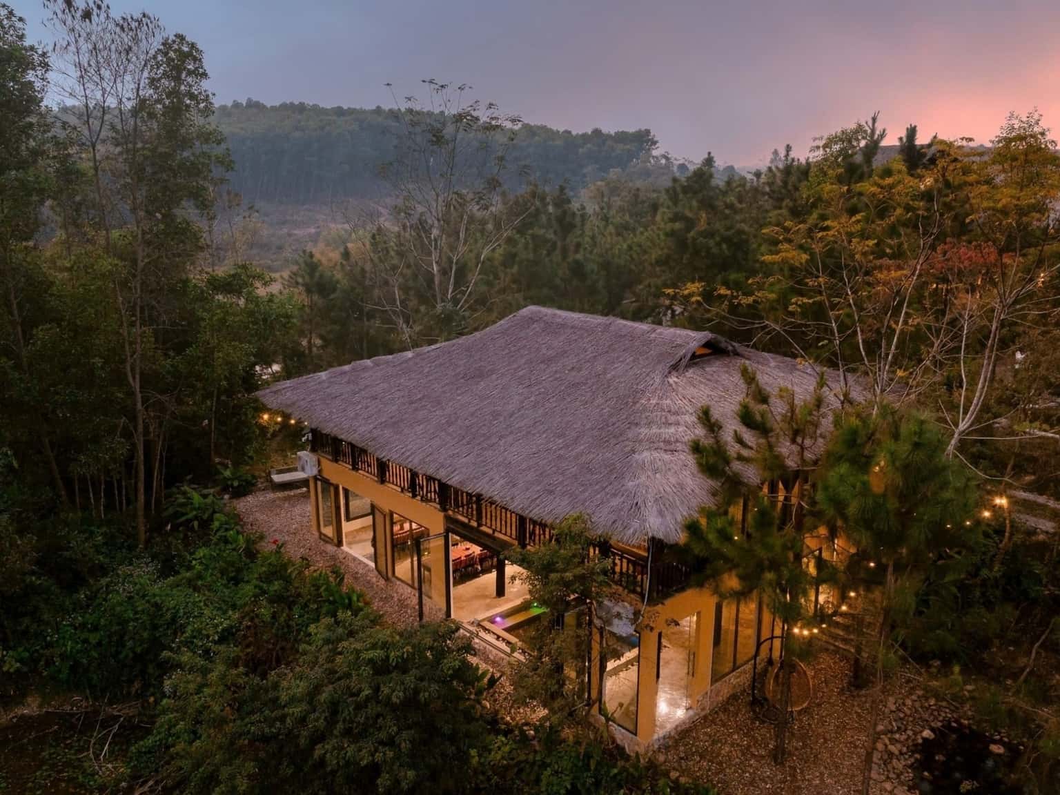 Forest Edge House (Island by the Forest) in Cẩm Lĩnh, Ba Vì