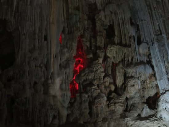 hang tien ong dia diem du lich ha long attvdo18