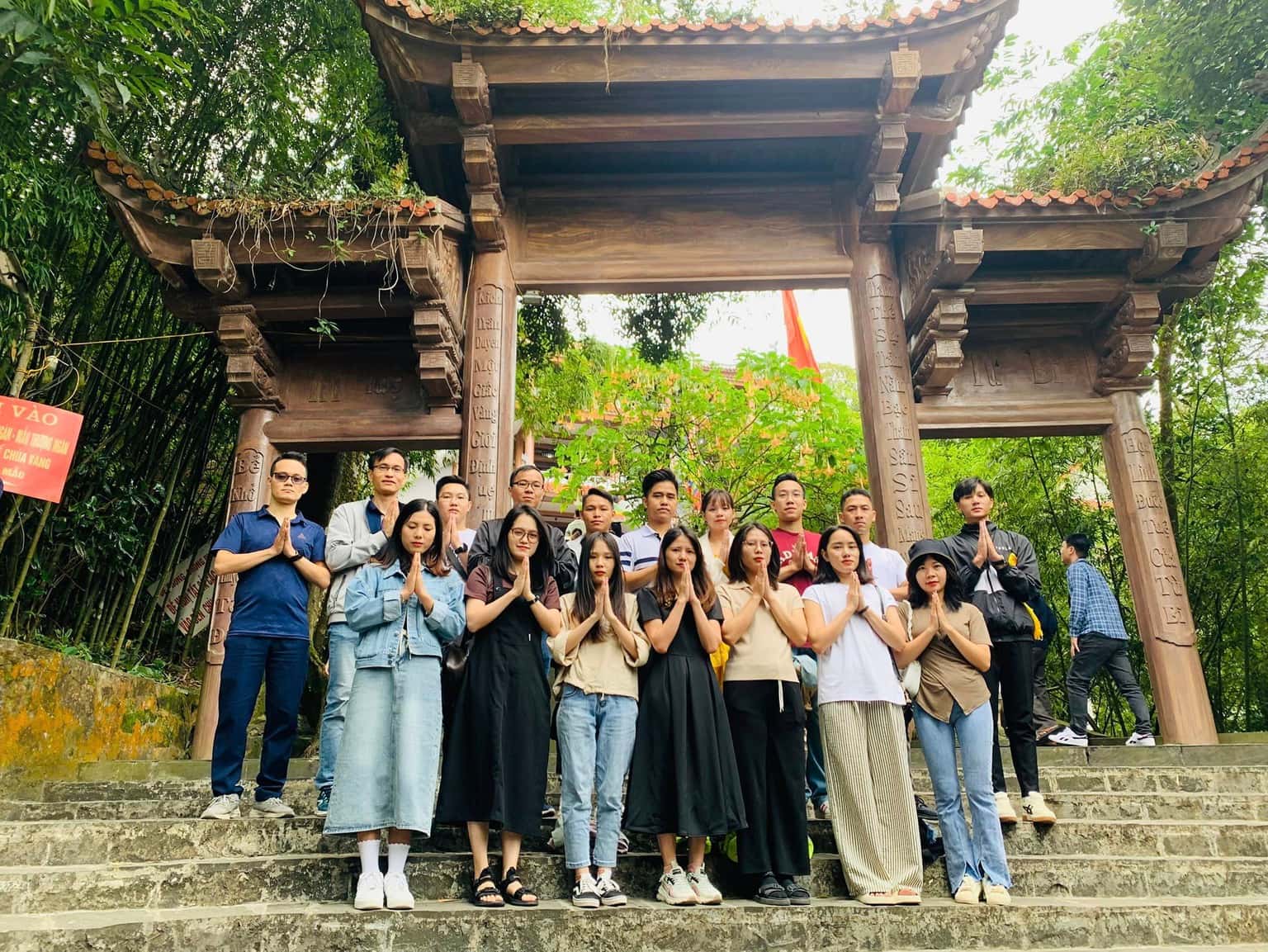 den ba chua thuong ngan tam dao vinh phuc 