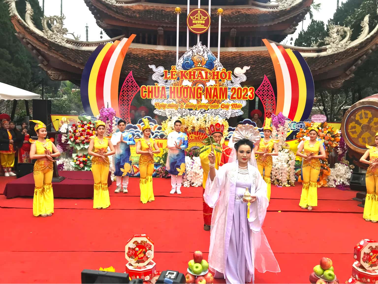 justfly chua huong hanoi
