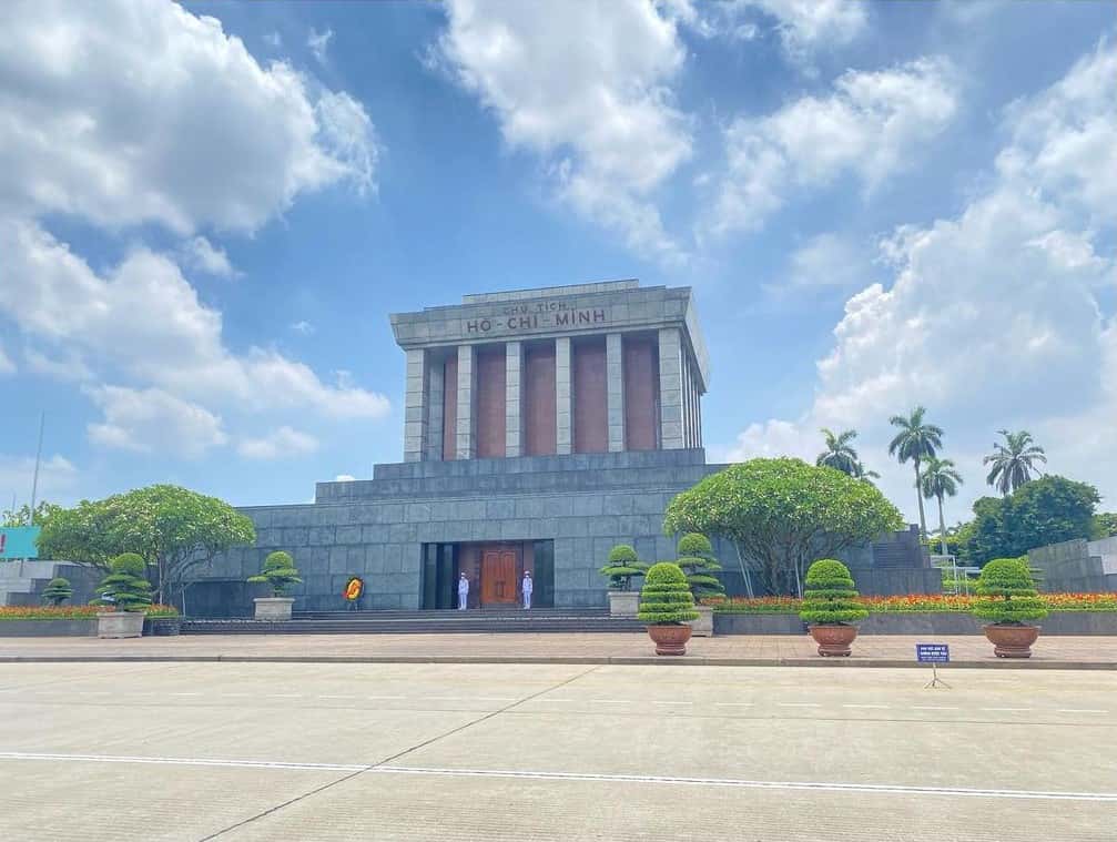 justfly lang chu tich ho chi minh hanoi