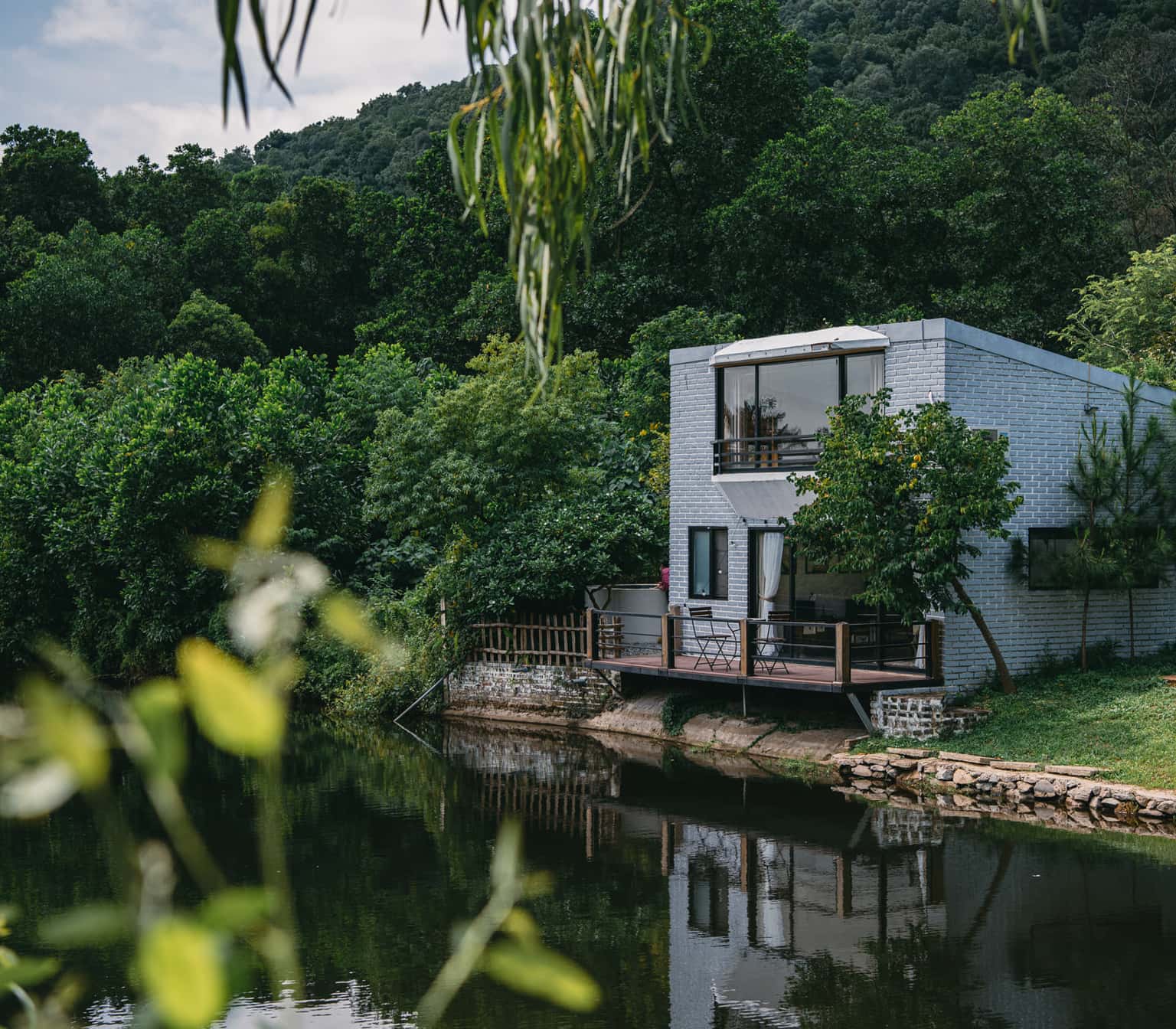 湖畔の家（U Lesa Retreat）— Lâm Trường、Sóc Sơn