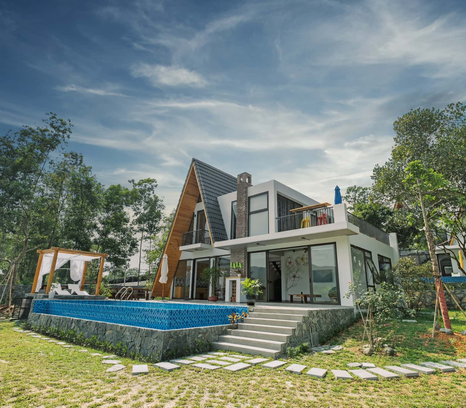 Lakeside Villa (Lala Villas), Hoà Bình