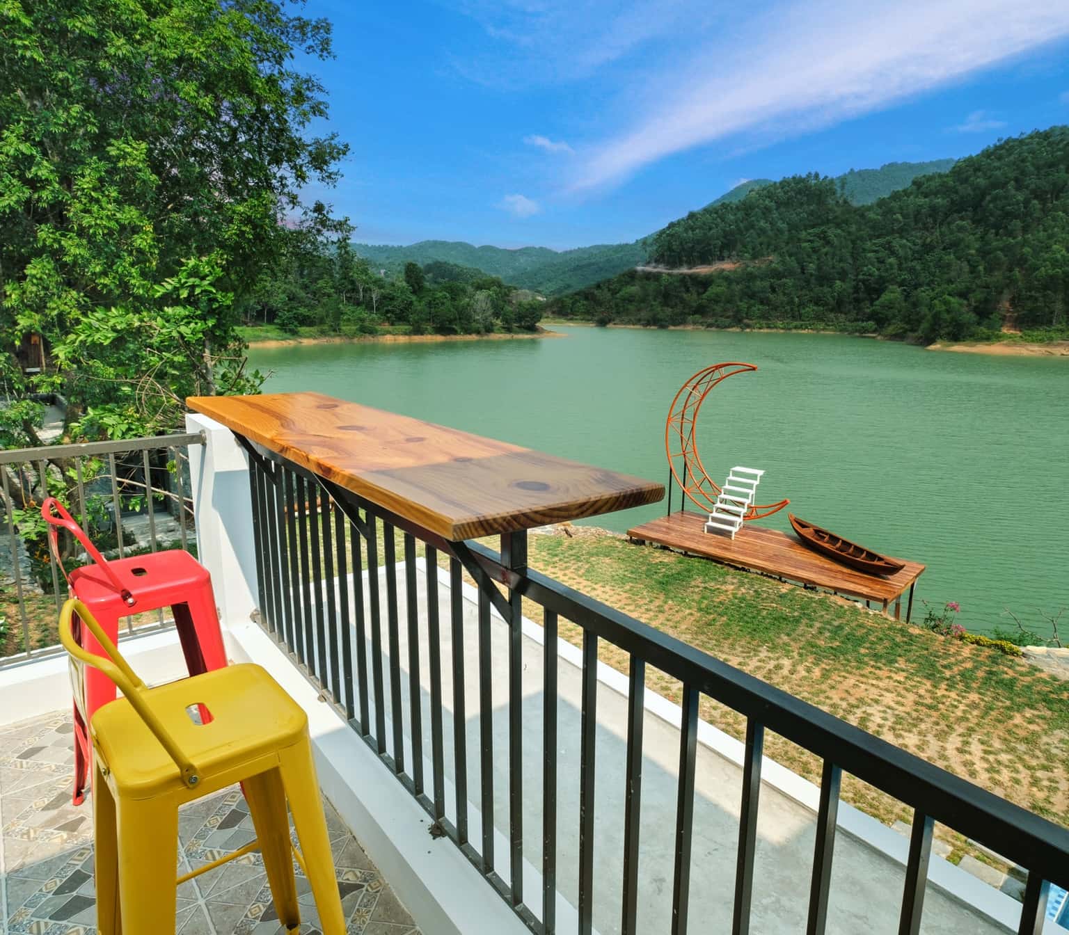 Lakeside Villa (Lala Villas), Hoà Bình