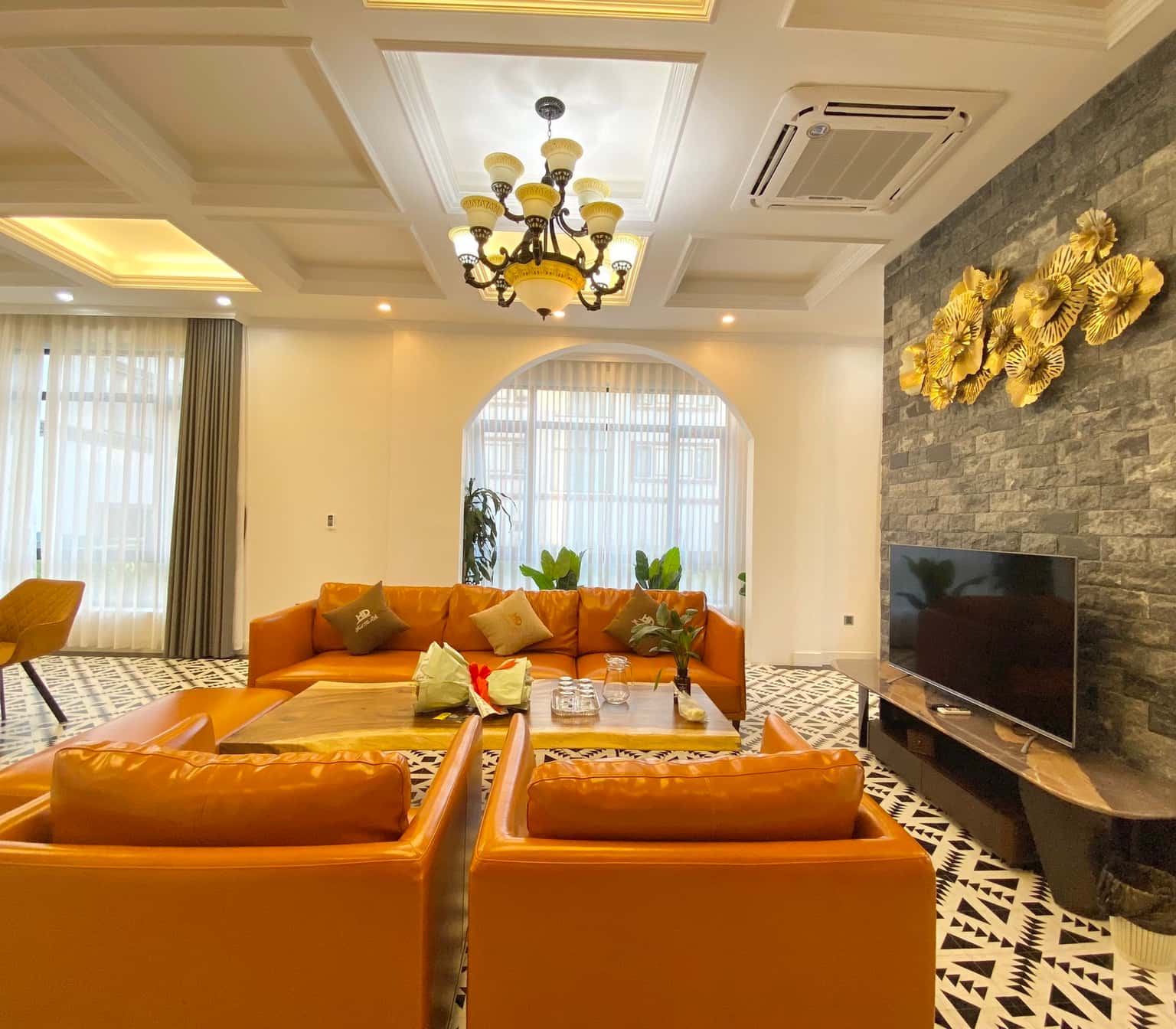 tt2 07 beverly hill ha long