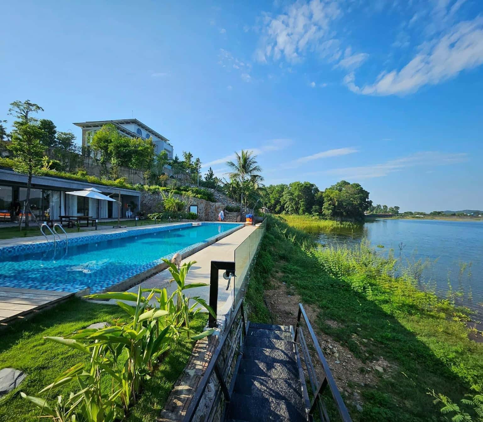 Sunrise Villa (Đồng Chanh Lake Ville), Hoà Bình