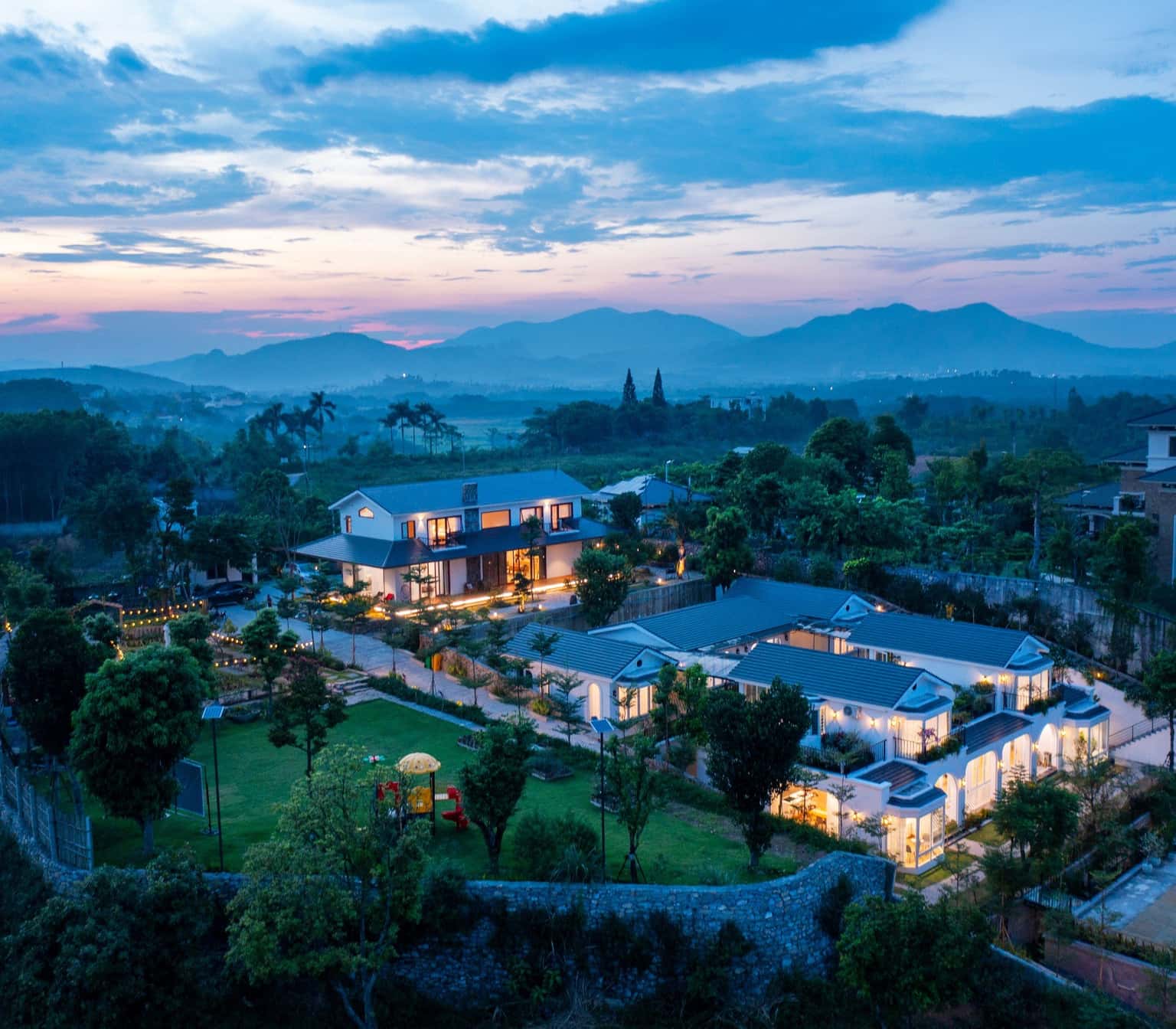 Sunrise Villa (Đồng Chanh Lake Ville), Hoà Bình