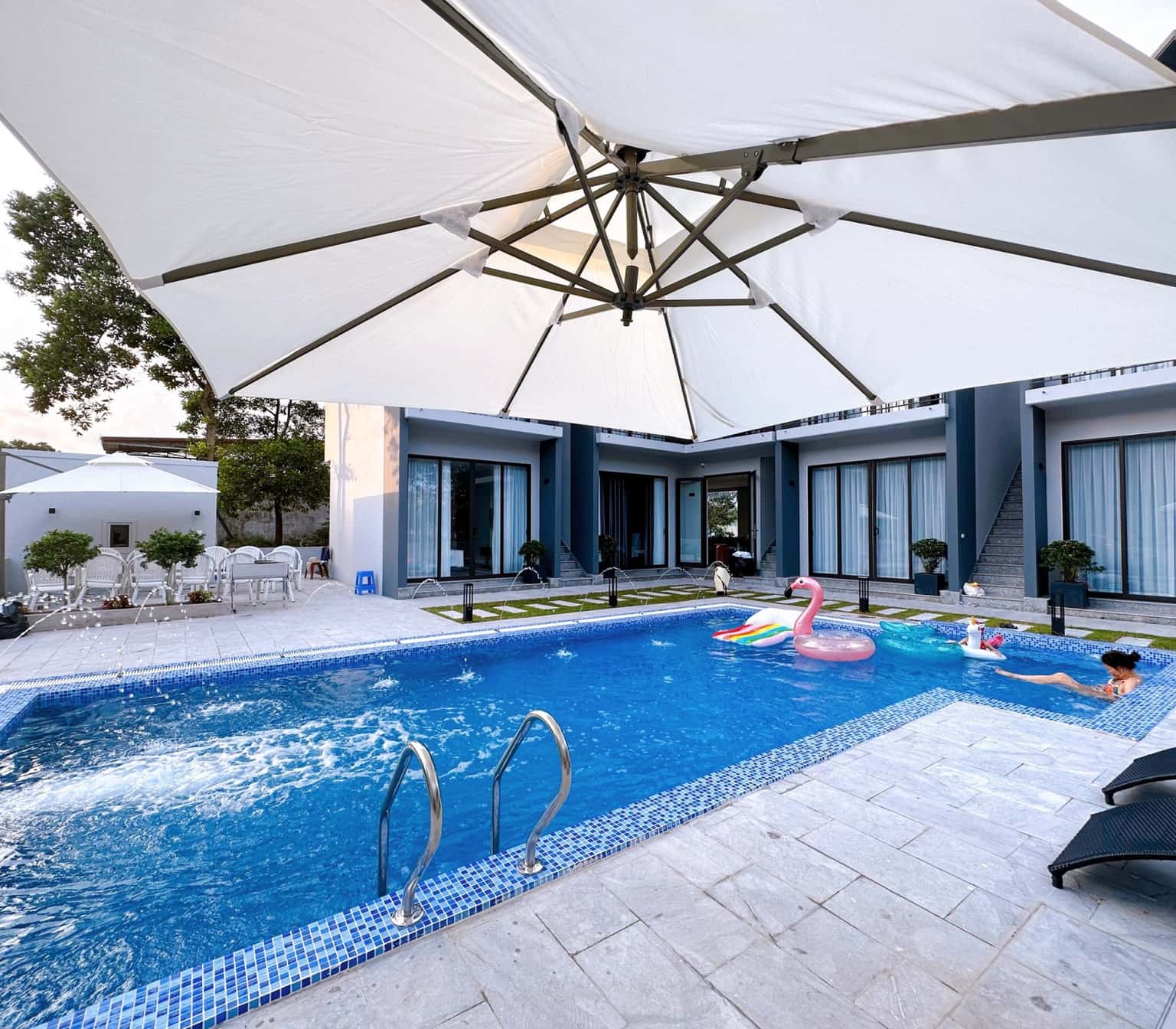 Sunset Lodge Villa - Tuần Châu, Hạ Long