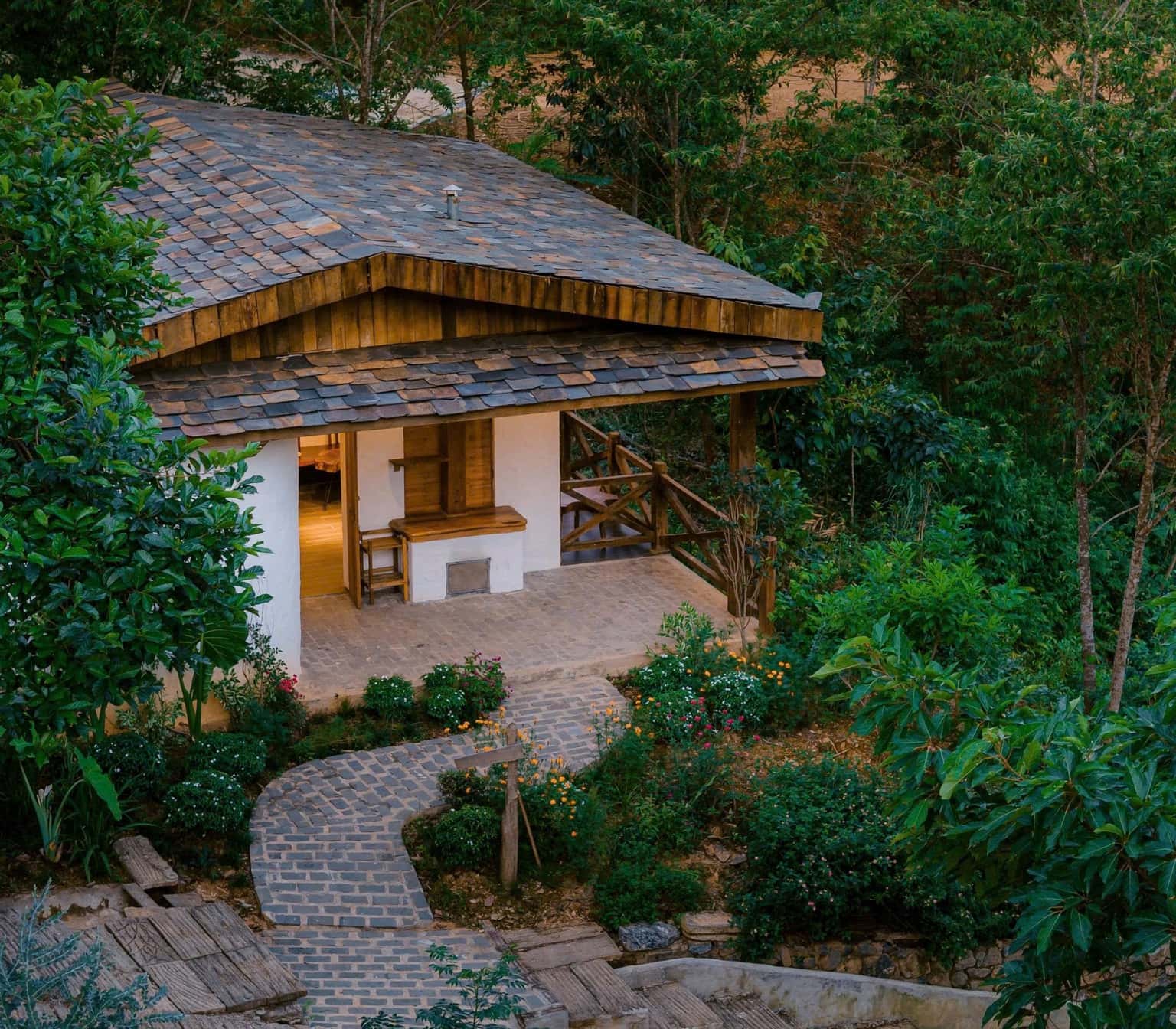 Nhà Mái Đá (Ké Retreat) in Đà Bắc, Hòa Bình