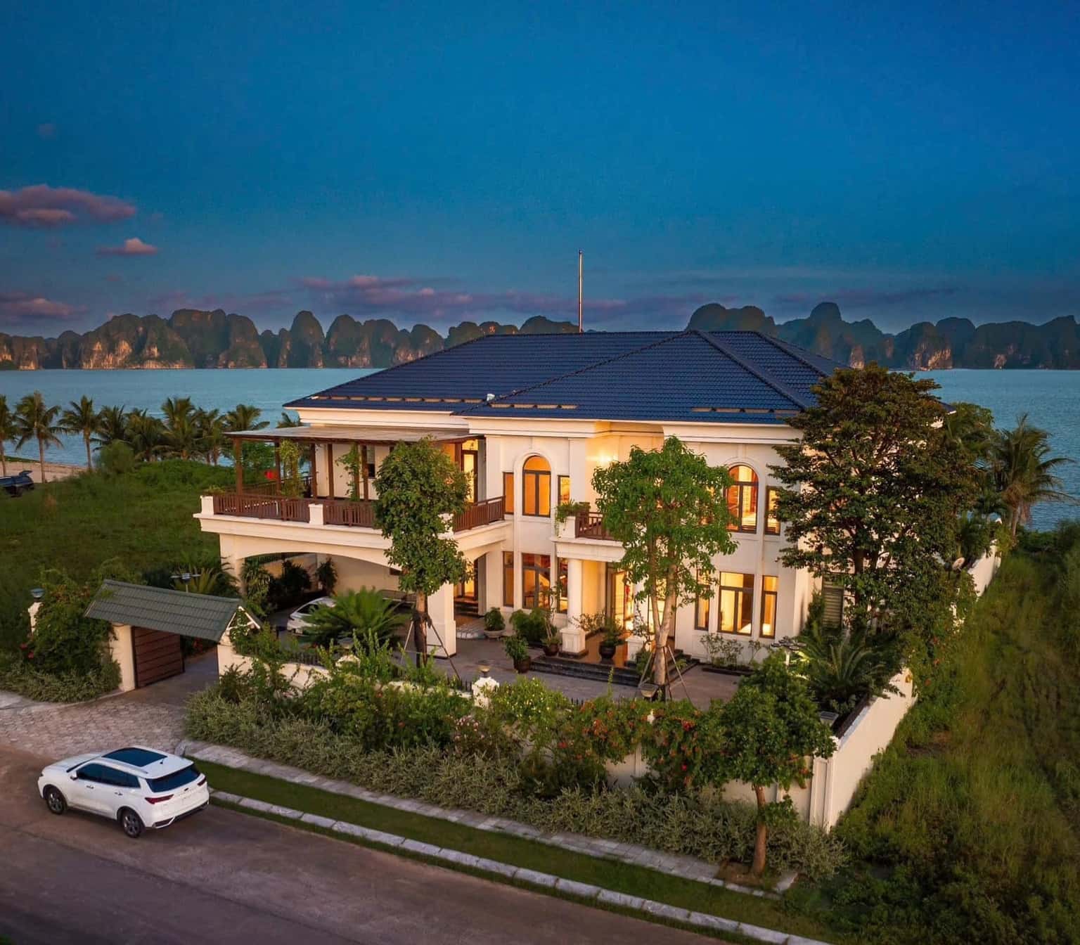 The One Villa, Tuần Châu Hạ Long