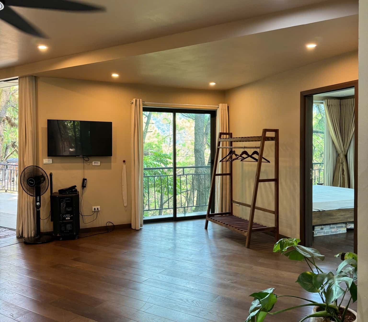 Bay 1 House - De'bay Retreat at Lâm Trường, Sóc Sơn