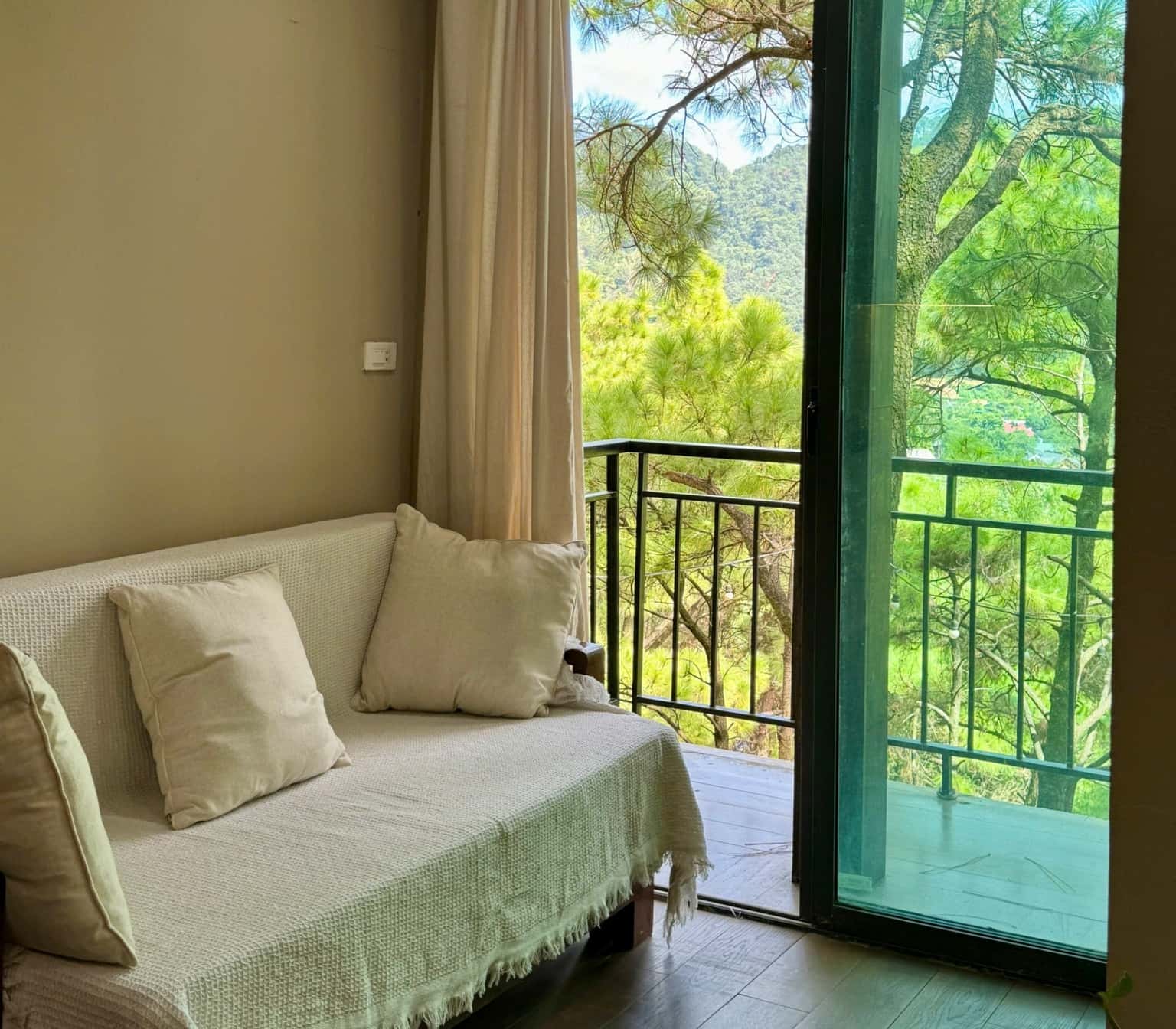 Bay 2 House - De'bay Retreat at Lâm Trường, Sóc Sơn