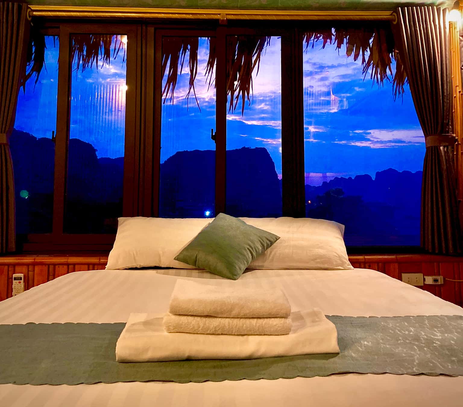 justfly phong family hang mua bamboo homestay 