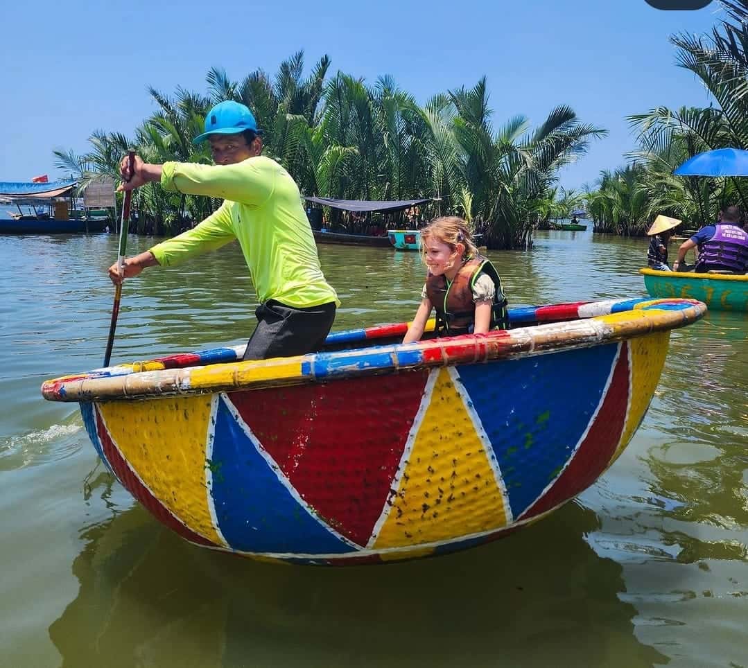 rung dua bay mau hoi an