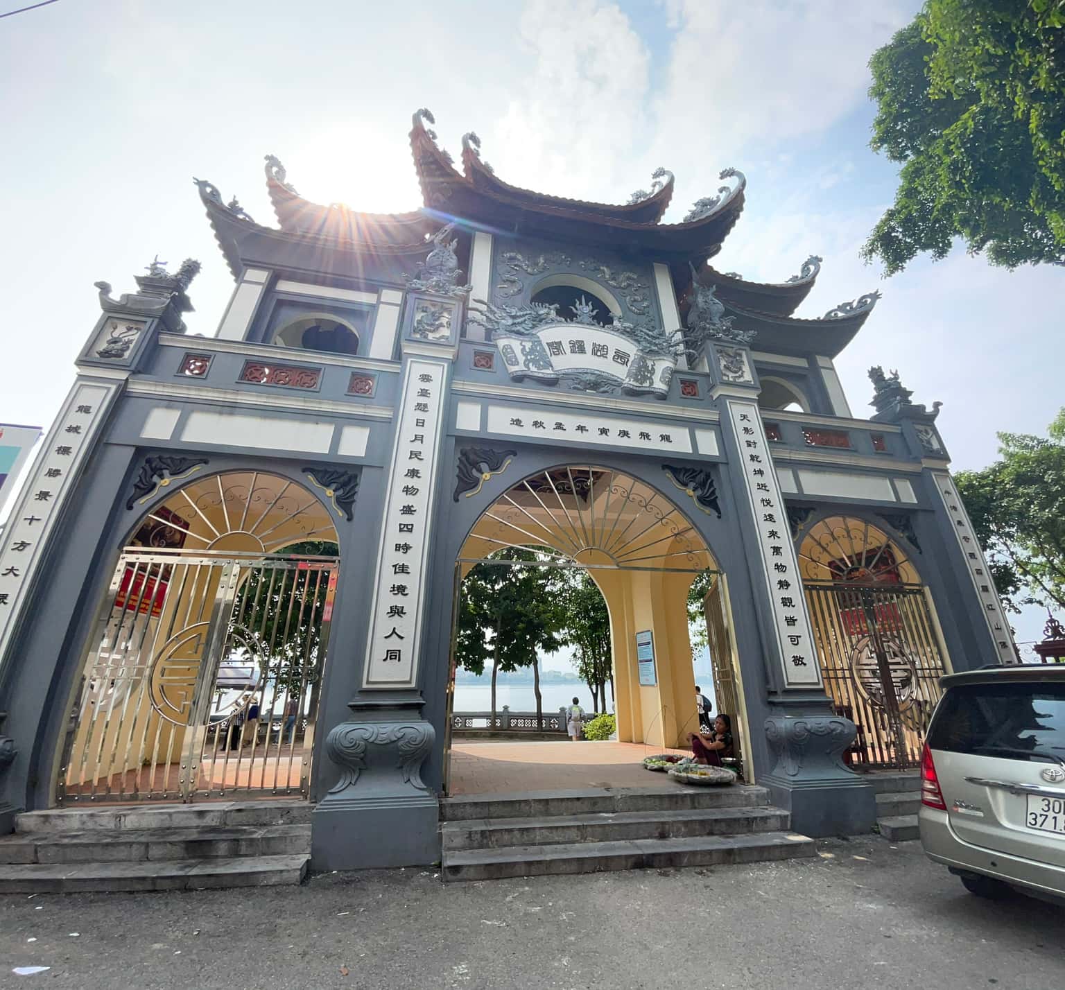 justfly phu tay ho hanoi