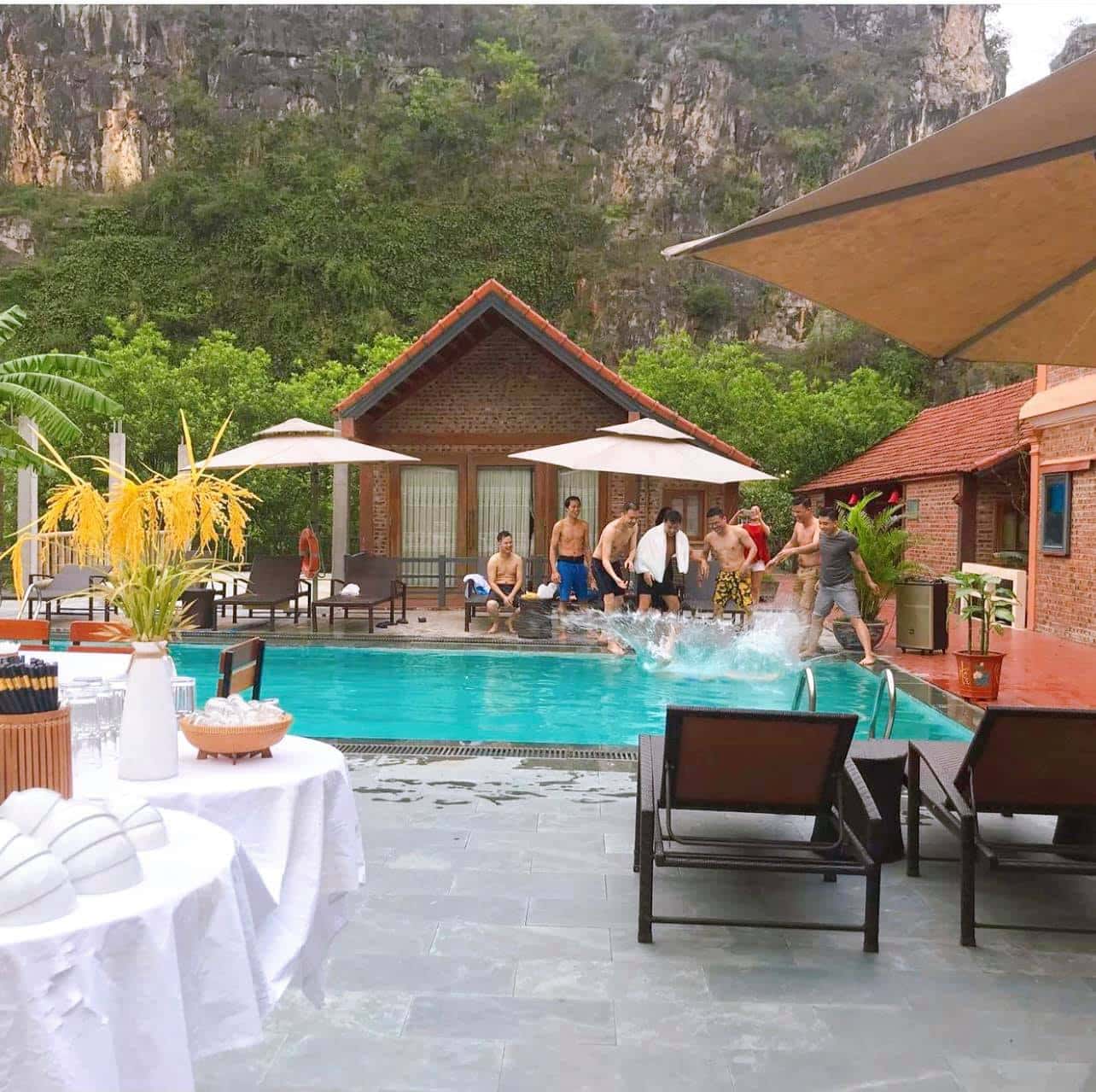 justfly chez loan hotel ninh binh