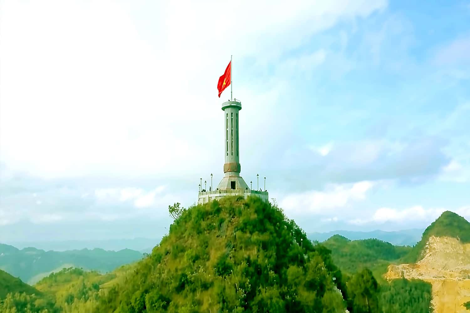 Cột cờ Lũng Cú