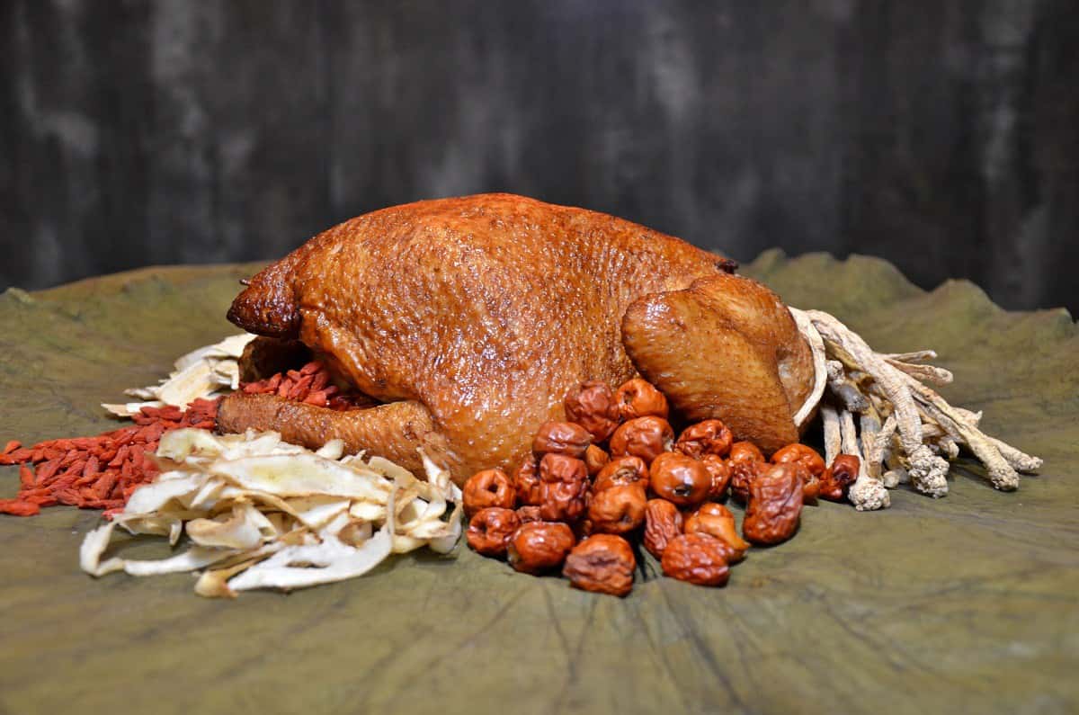 Món gà ăn mày - cái tên nghe thật độc đáo