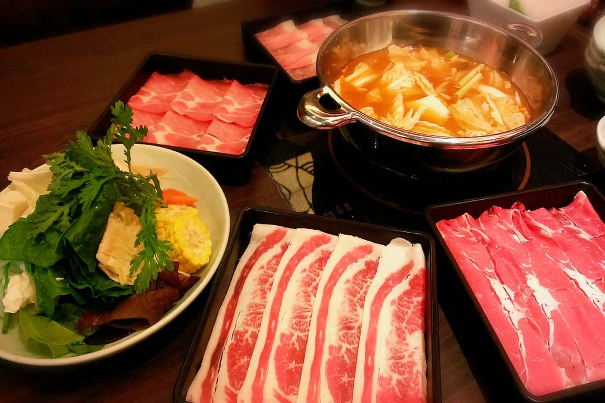 Lẩu shabu shabu với thịt bò Kobe