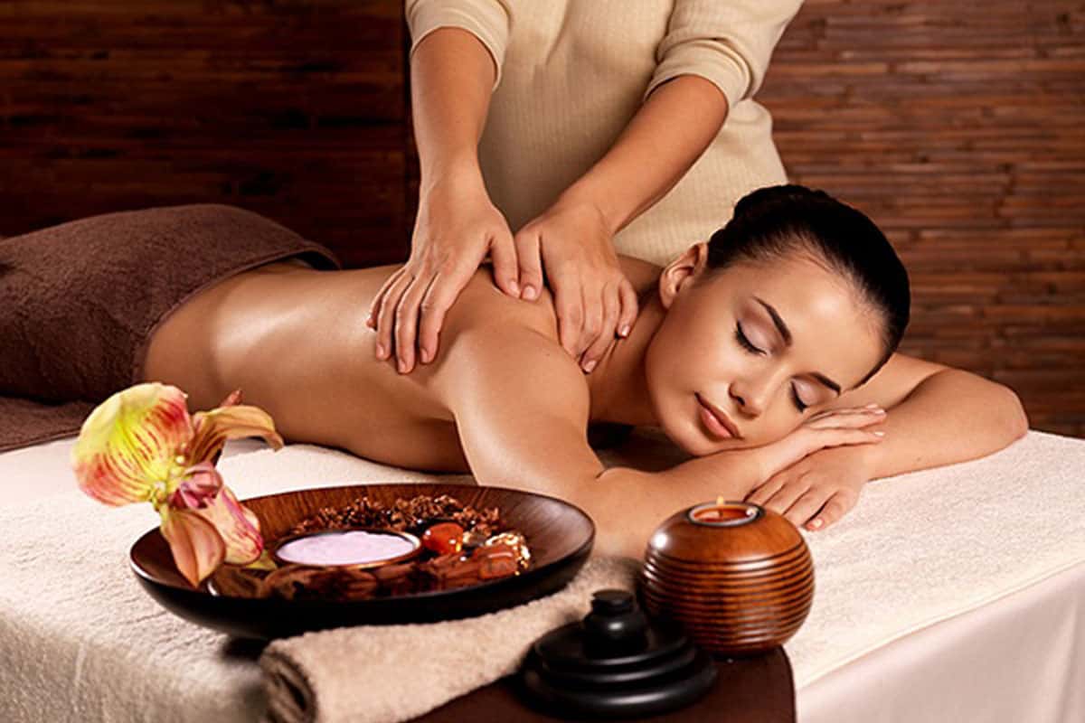 Trải nghiệm massage cổ truyền