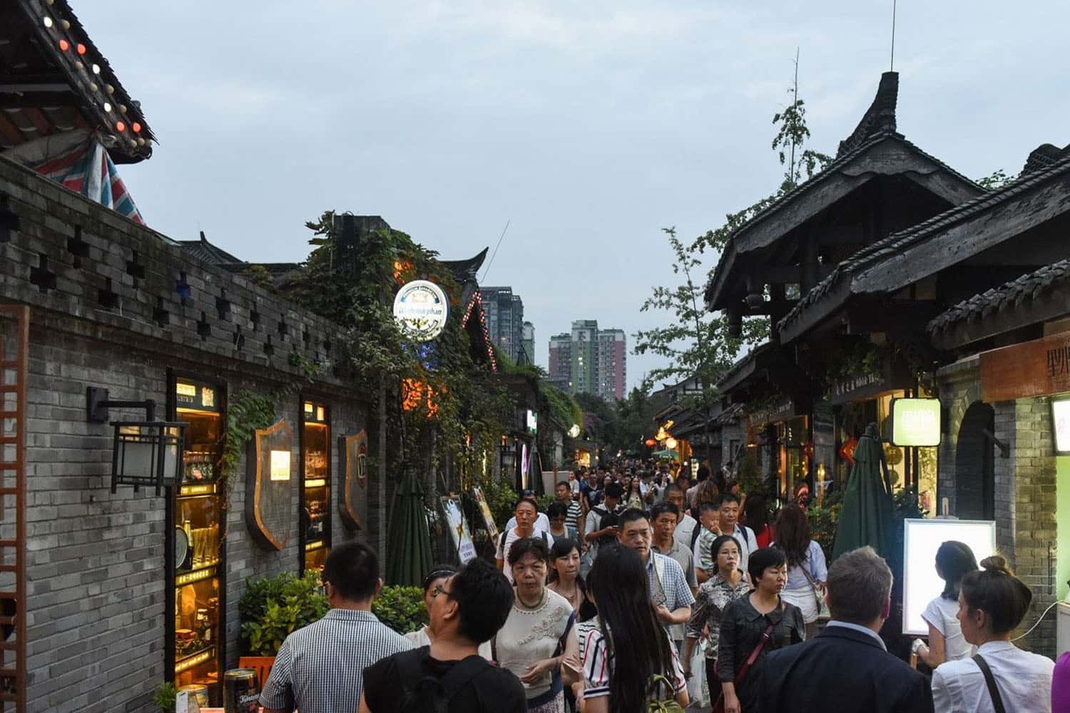 Ngõ Rộng và Hẹp (Wide and Narrow Alley) 
