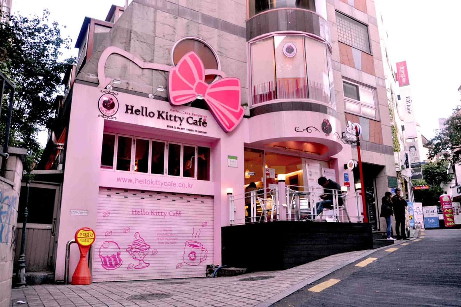 Hello Kitty Cafe