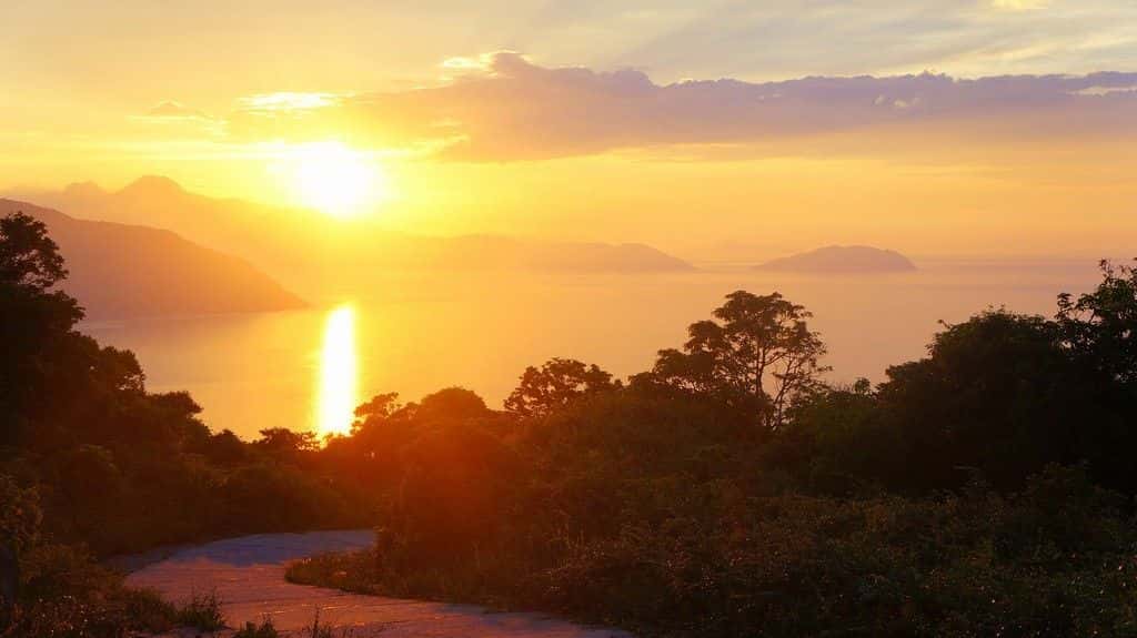 Hoàng hôn trên Bán đảo Sơn Trà