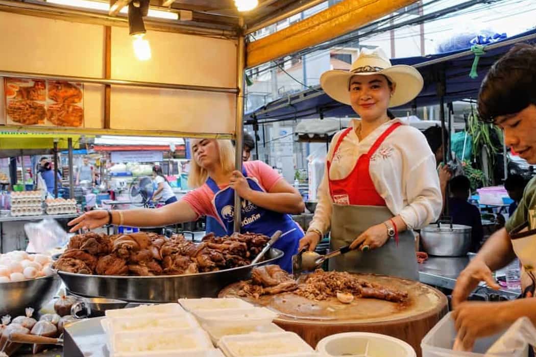 14 địa điểm ăn uống đường phố ngon nhất Chiang Mai
