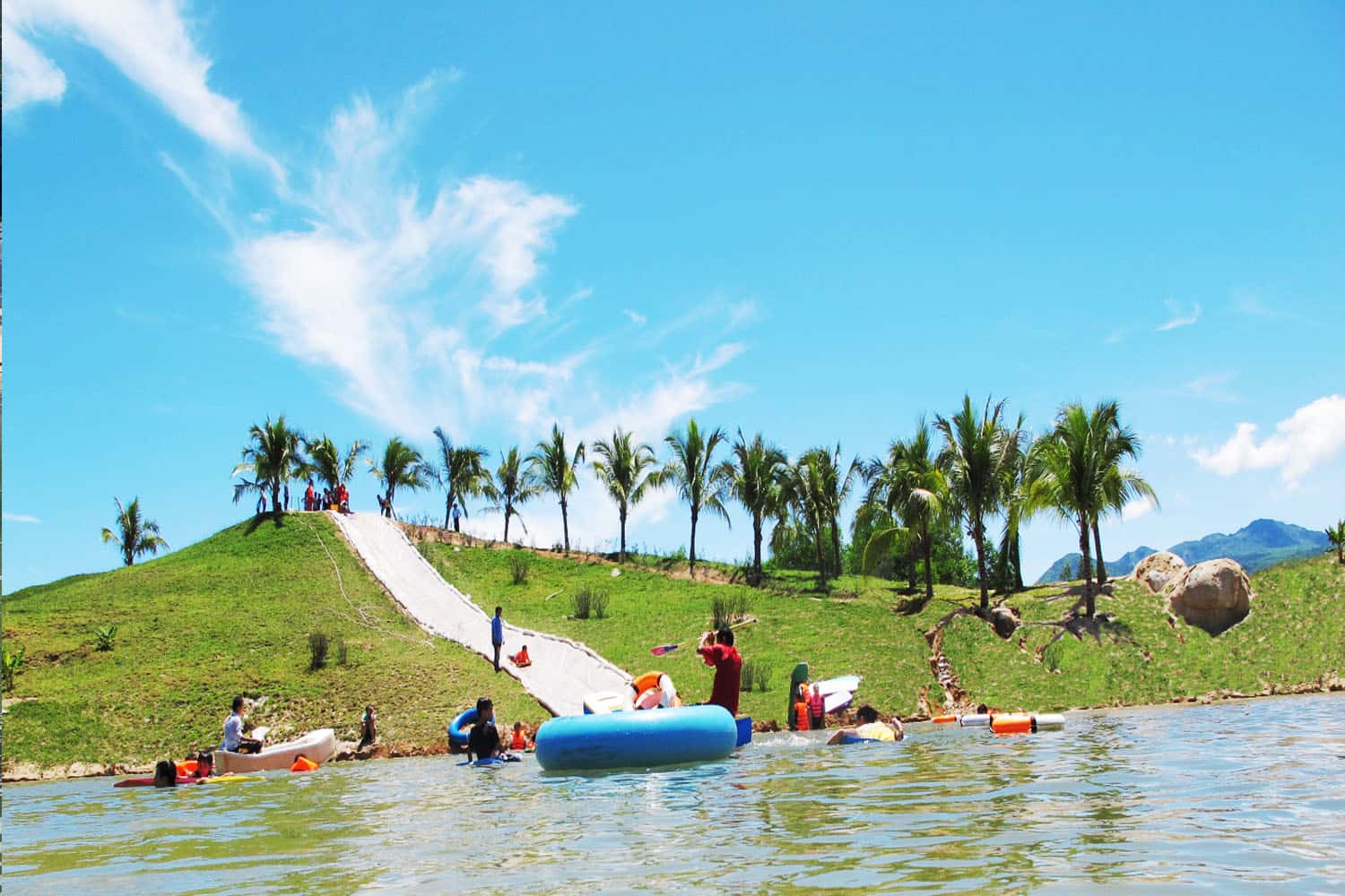 Khu du lịch Waterland Suối Thạch Lâm