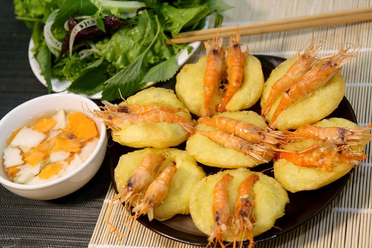 Bánh tôm Hồ Tây