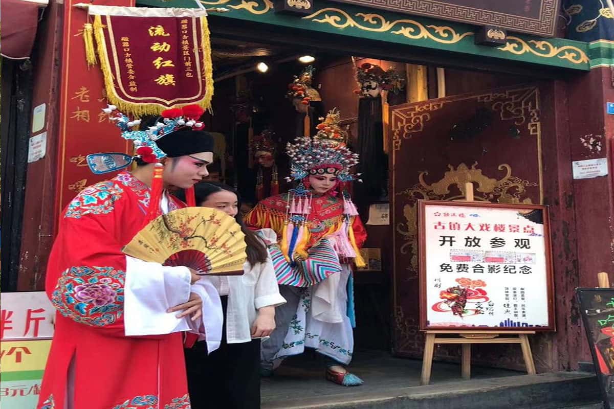 Thư giãn tại các quán trà cổ