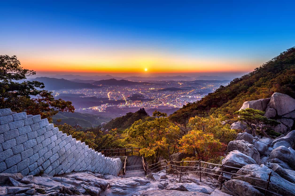 Đi bộ đường dài trên núi