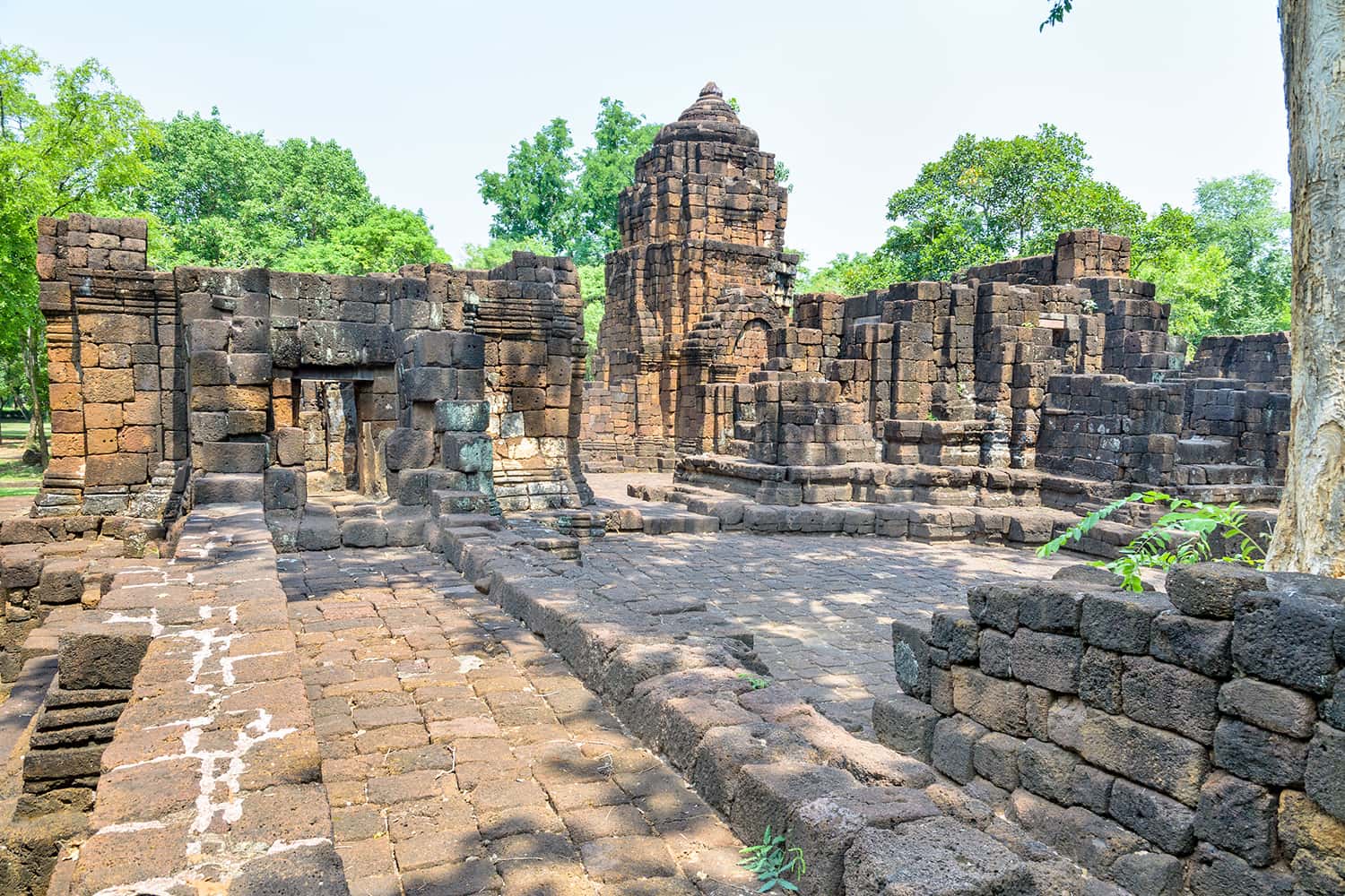Ngôi đền lịch sử Prasat Muang Singh