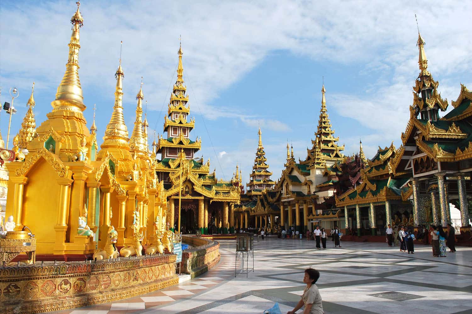 Đất nước chùa Vàng