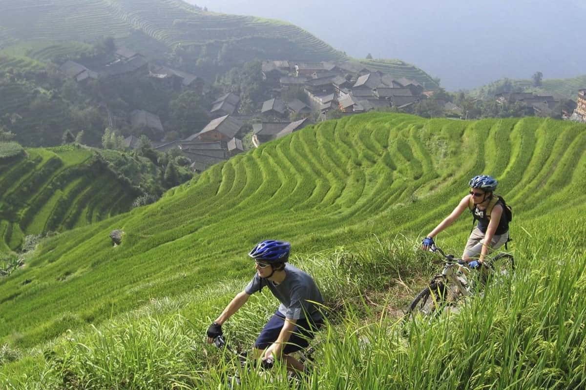  Tham quan vùng nông thôn ở Châu Phi bằng xe đạp