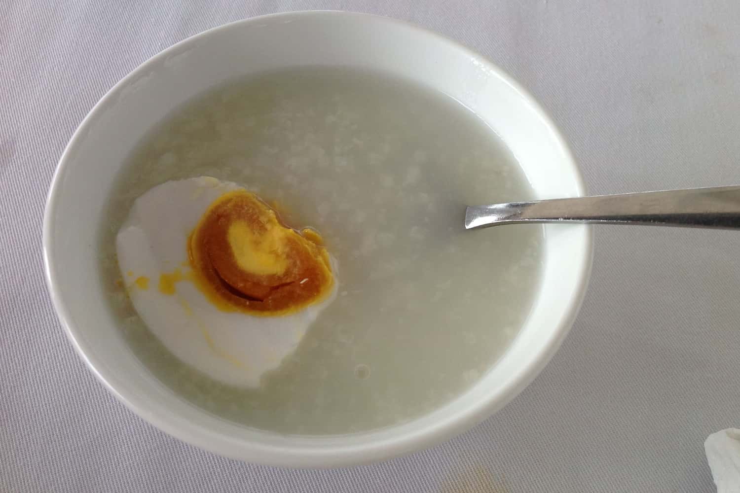 Cháo trắng hột vịt muối
