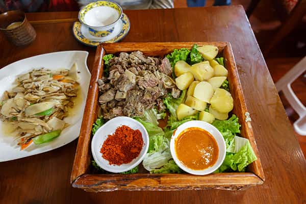Top 6 món ăn “phải thử” khi đến Cửu Trại Câu