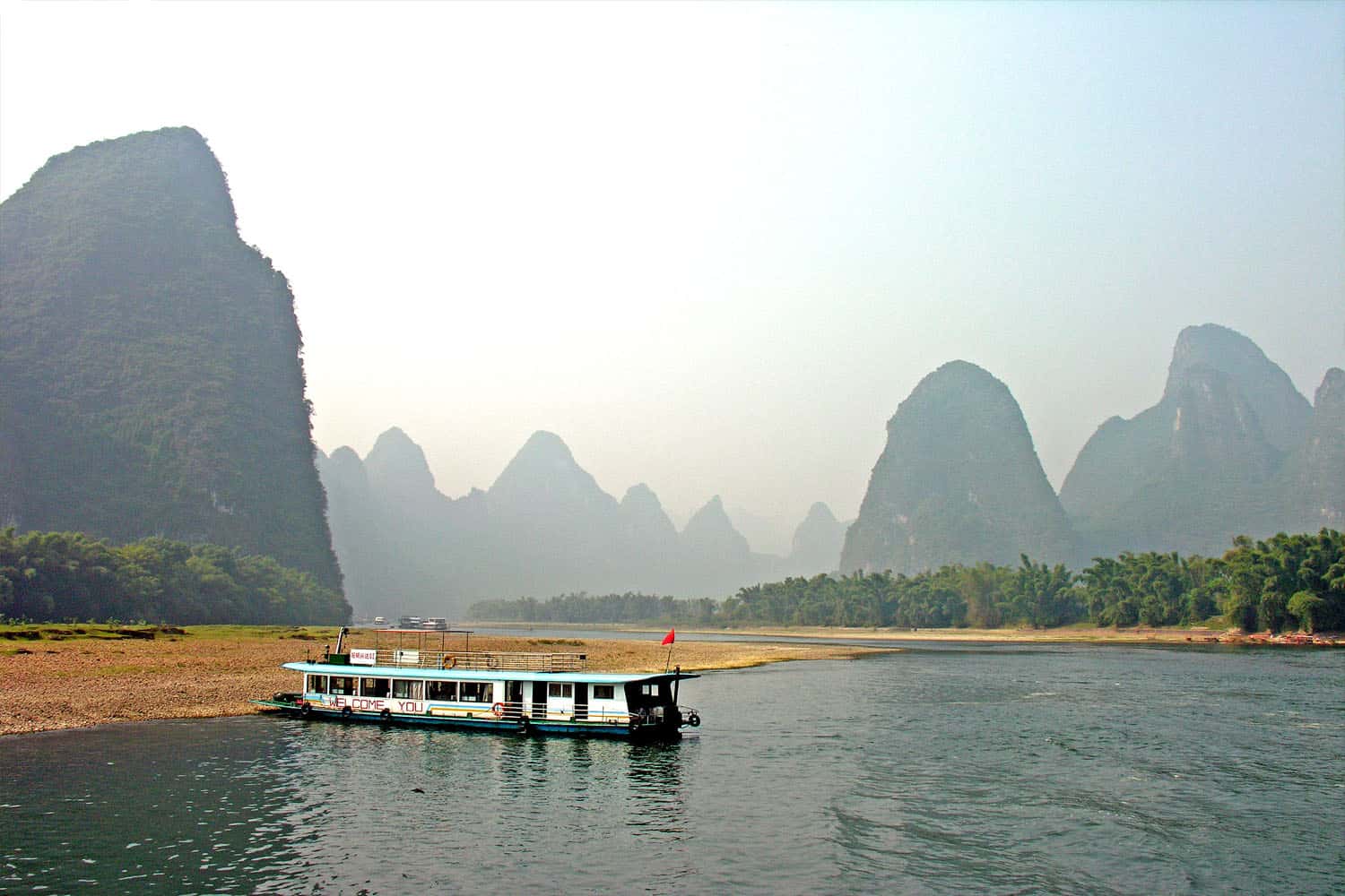 Du thuyền trên sông Li