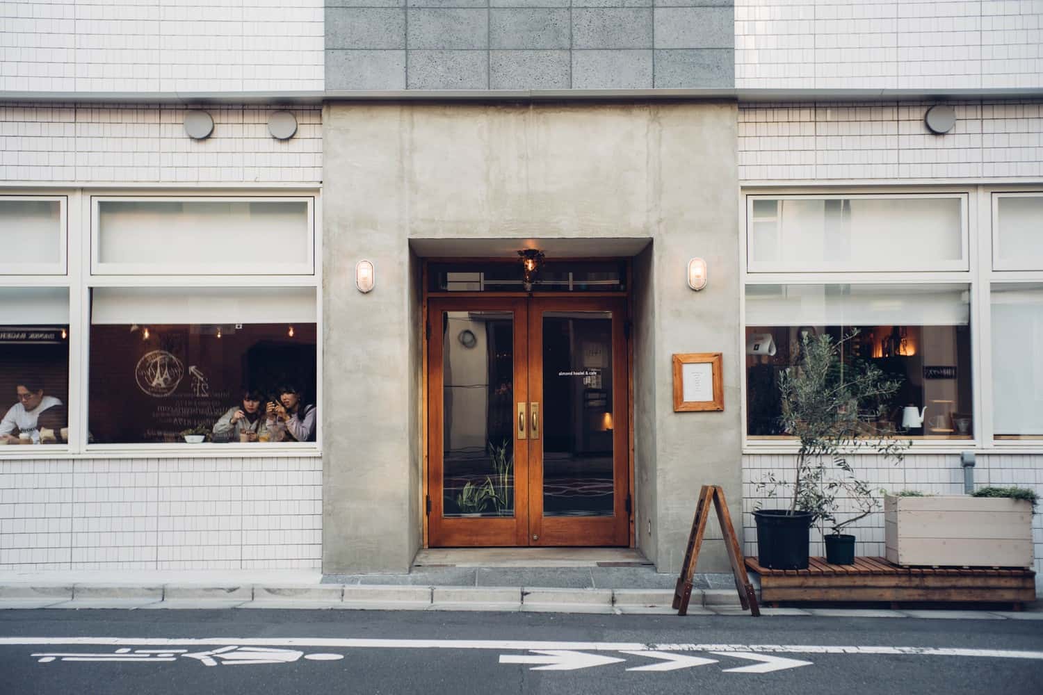 Almond Hostel & Cafe Shibuya