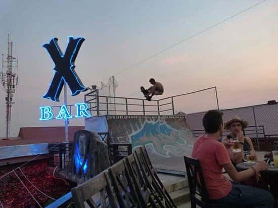 Quán bar X