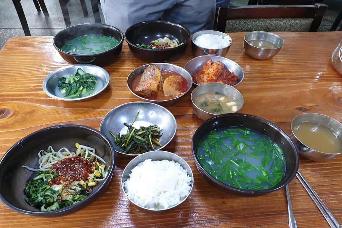 Nhà hàng Halmae Jaecheopguk (할매재첩국)