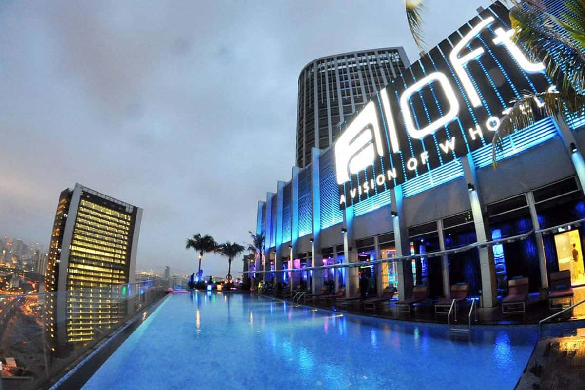  Bể bơi ở khách sạn Aloft Kuala Lumpur Sentral