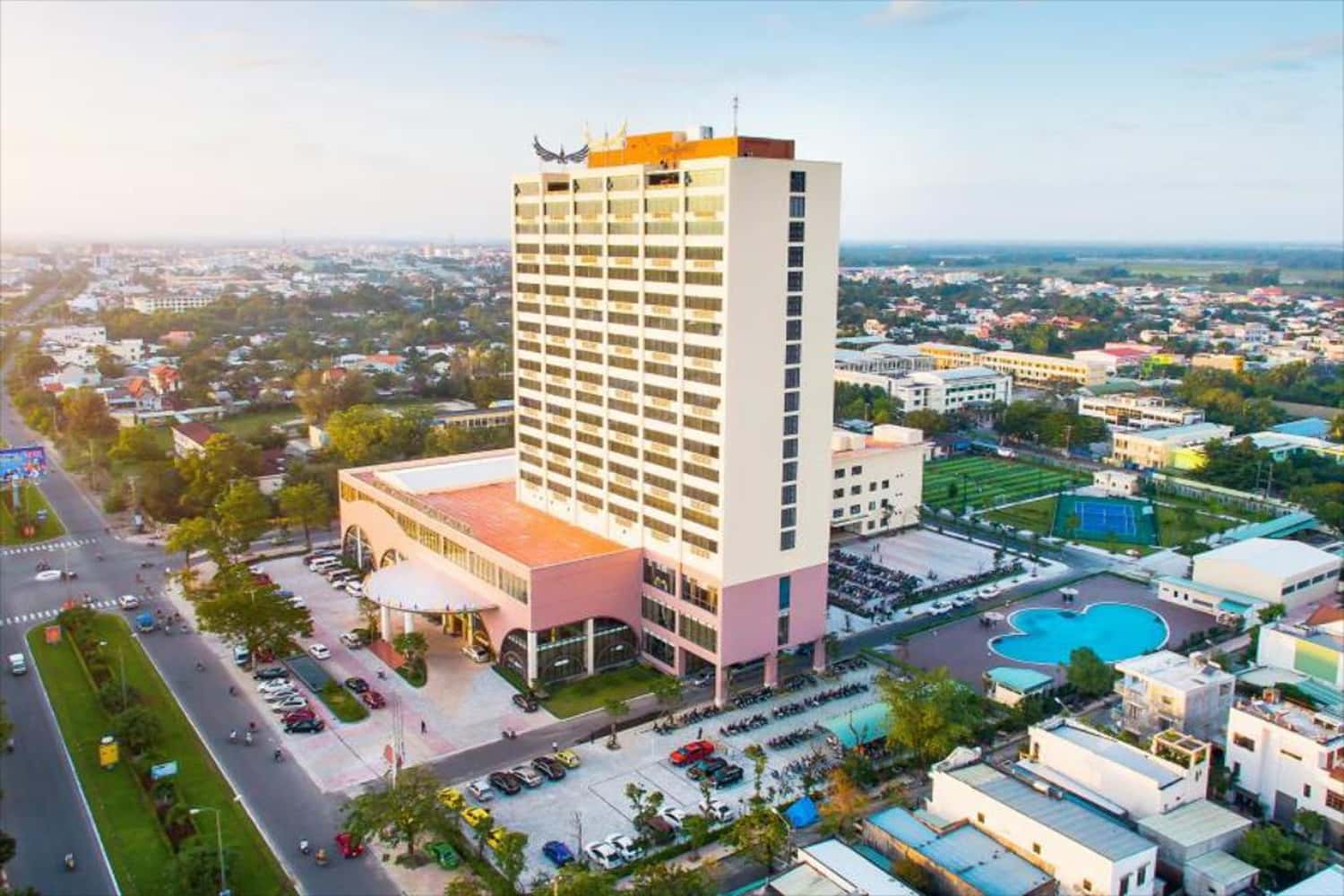 Khách sạn Mường Thanh Grand Quảng Nam nằm ở trung tâm thành phố Tam Kỳ