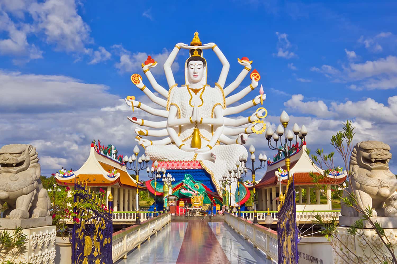 Wat Plai Laem