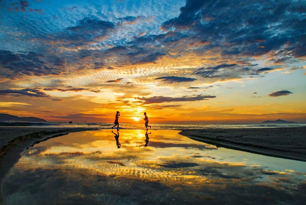 Hoàng hôn từ Biển Mỹ Khê